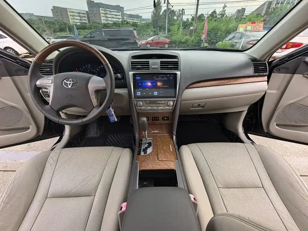 TOYOTA CAMRY 2011