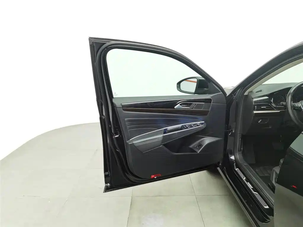 VOLKSWAGEN PASSAT 2019