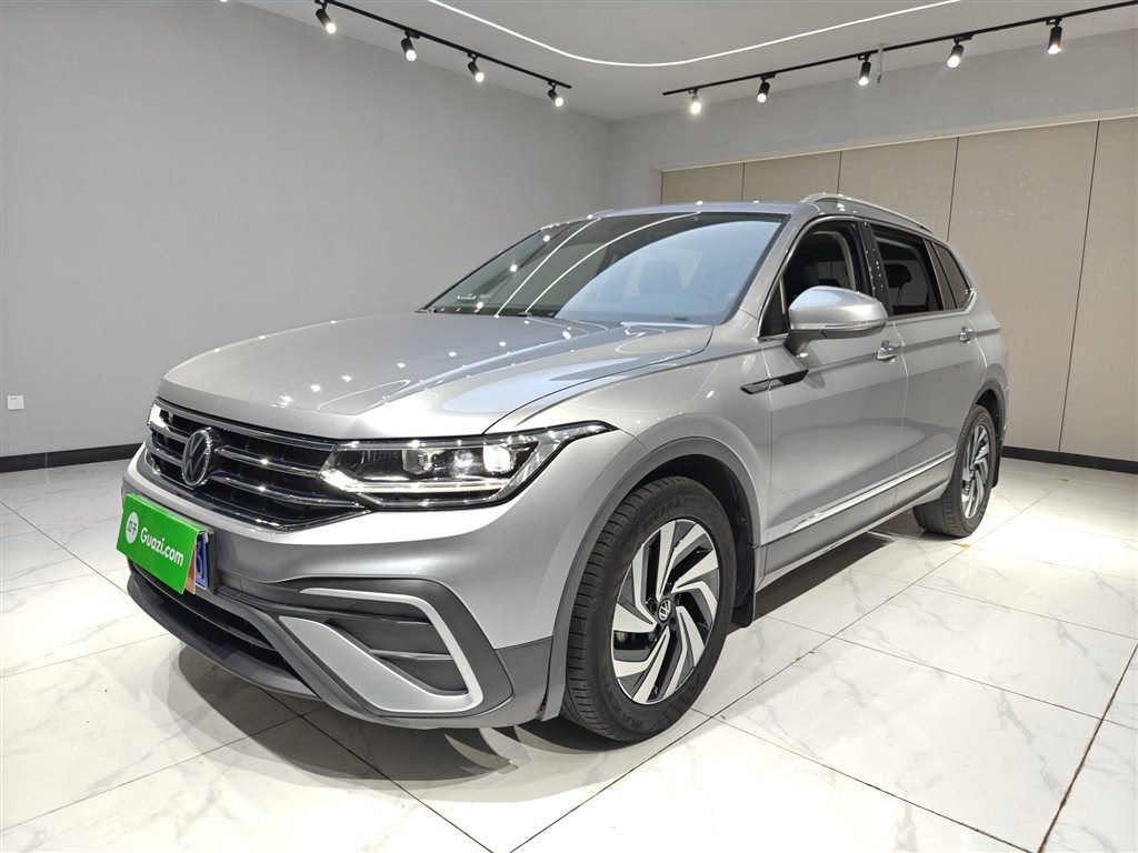 VOLKSWAGEN TIGUAN L 2022