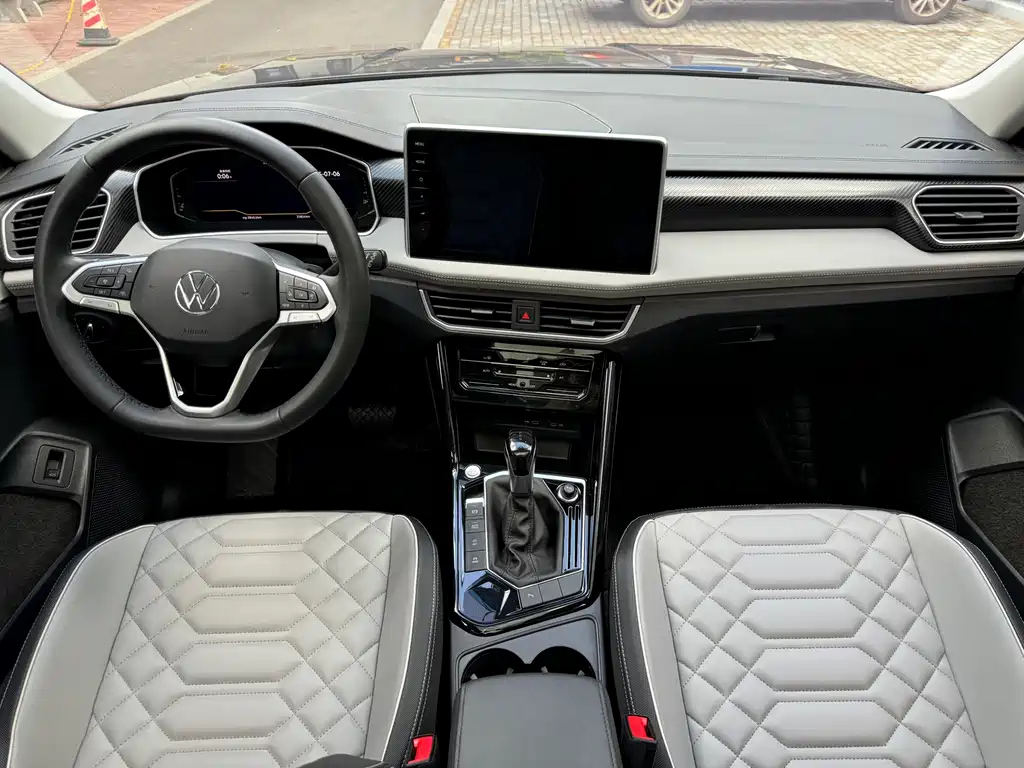 VOLKSWAGEN TAYRON 2023