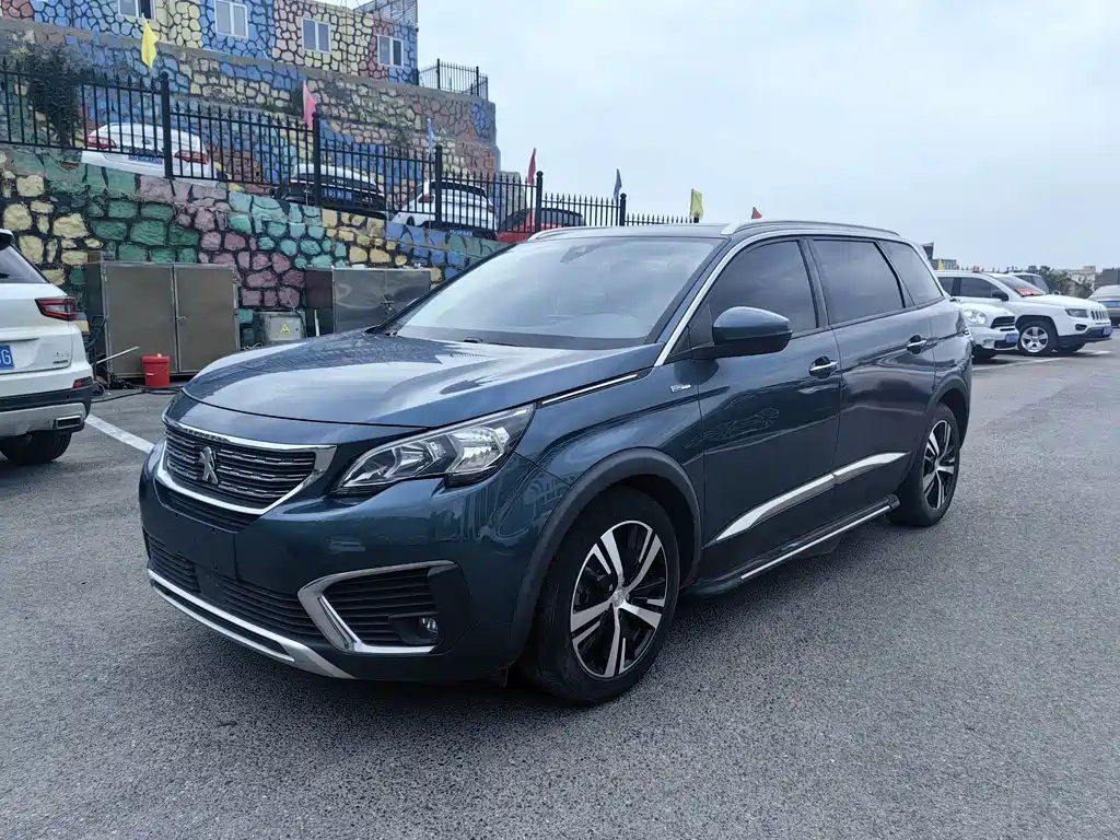 PEUGEOT 5008 2017