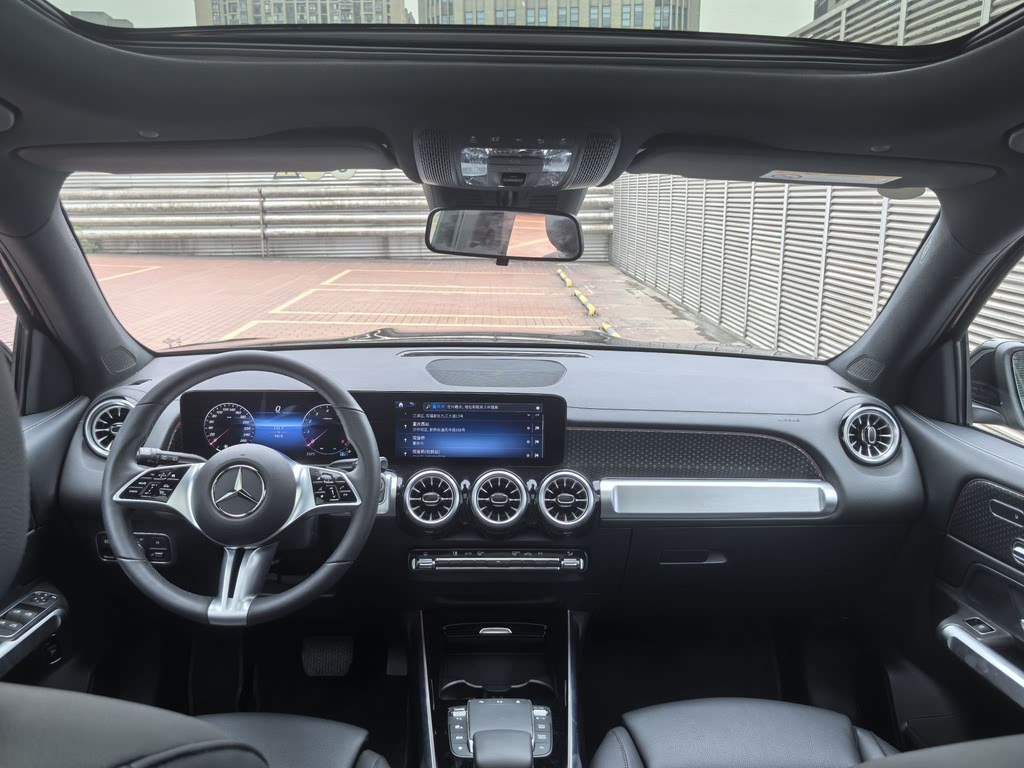 MERCEDES BENZ GLB 2024