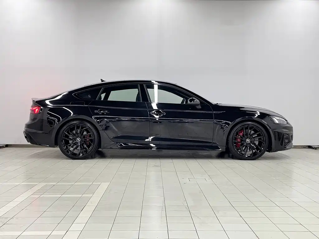 AUDI A5 2024