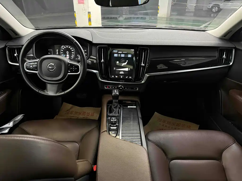 VOLVO S90 2017