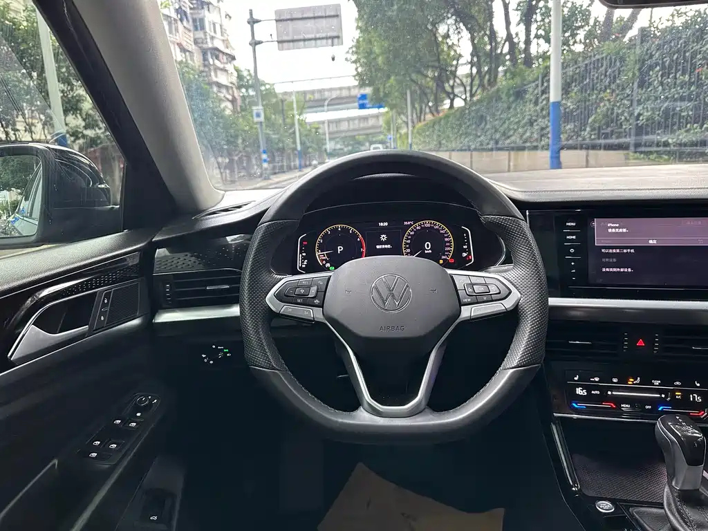 VOLKSWAGEN PASSAT 2021
