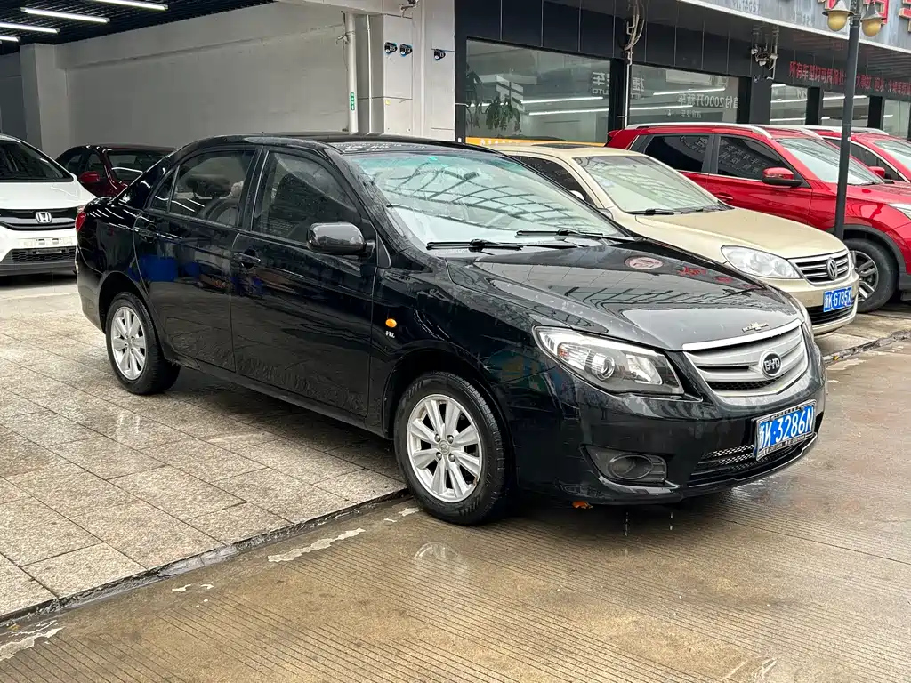 BYD L3 2013