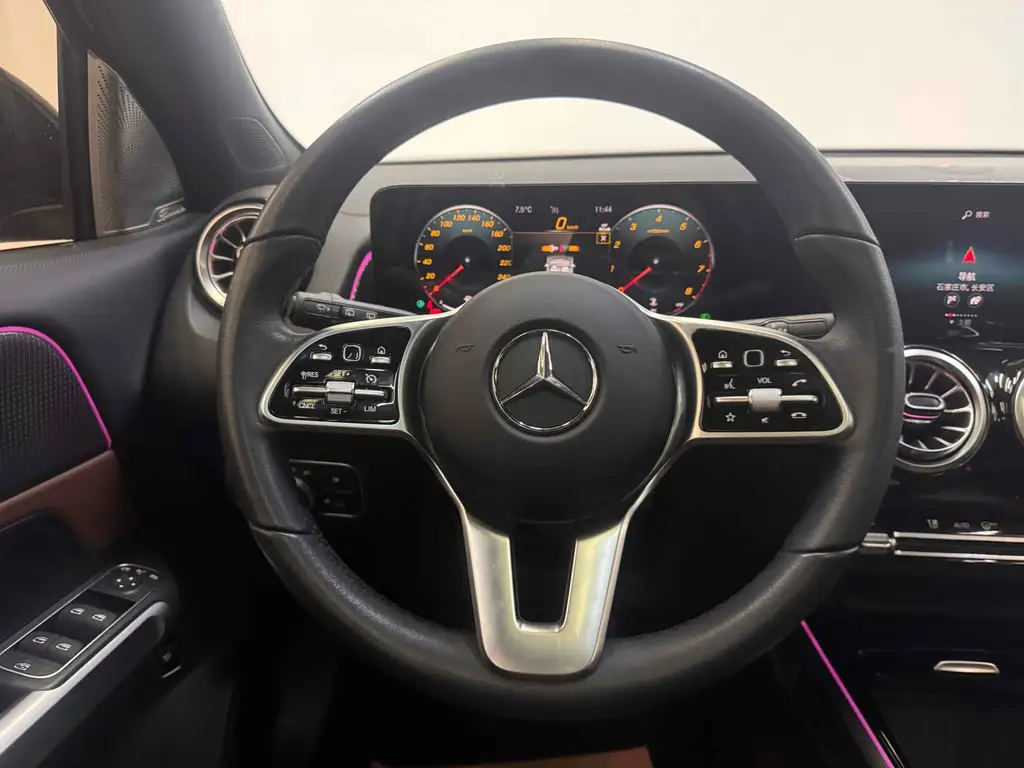 MERCEDES BENZ GLB 2021