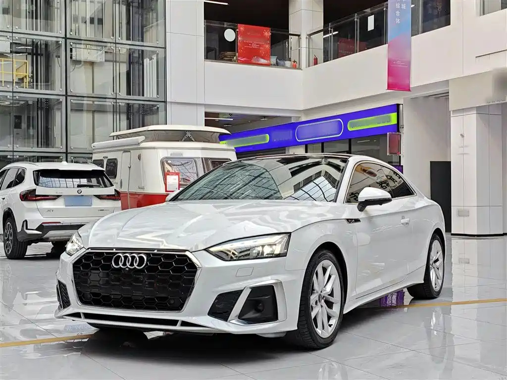 AUDI A5 2022