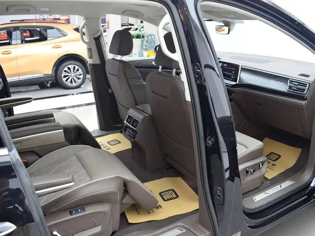 VOLKSWAGEN VILORAN 2024