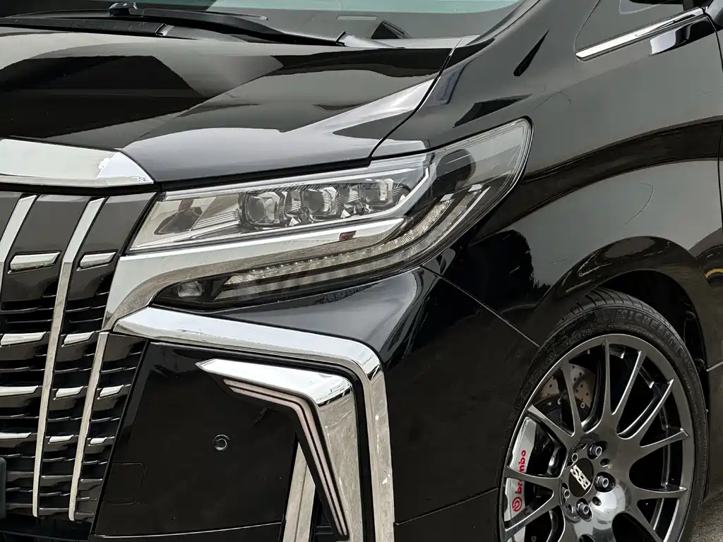 TOYOTA ALPHARD 2018