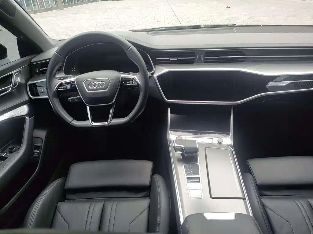 AUDI A7 2023