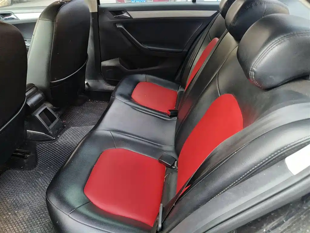 VOLKSWAGEN JETTA 2015