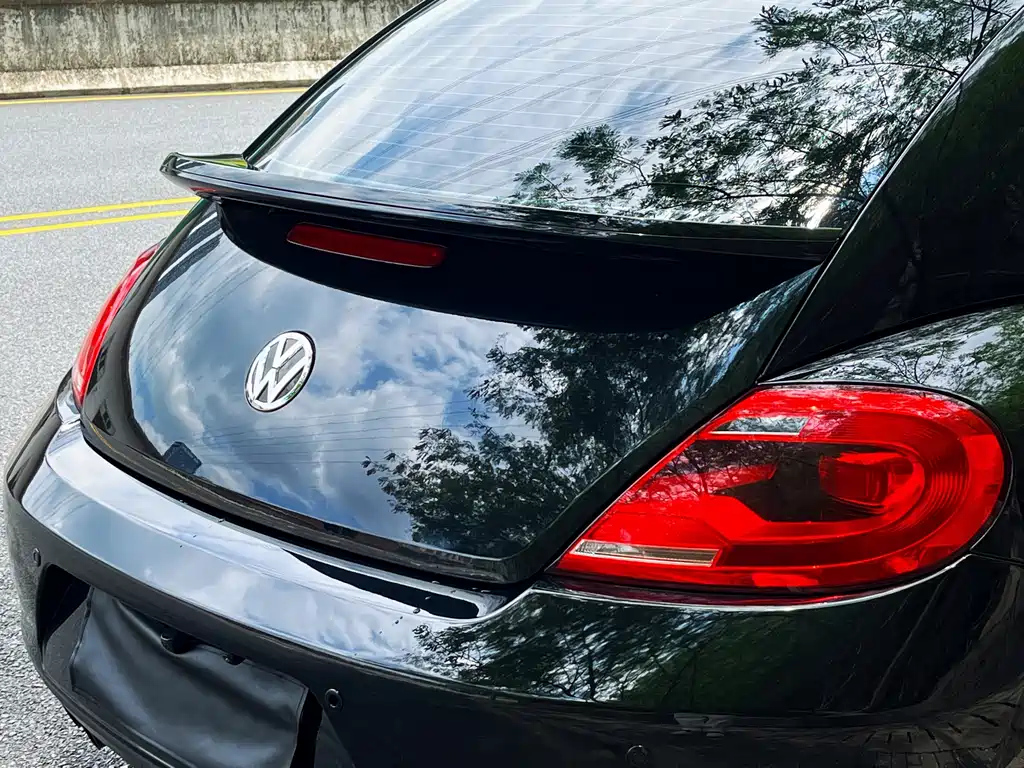 VOLKSWAGEN BEETLE 2013