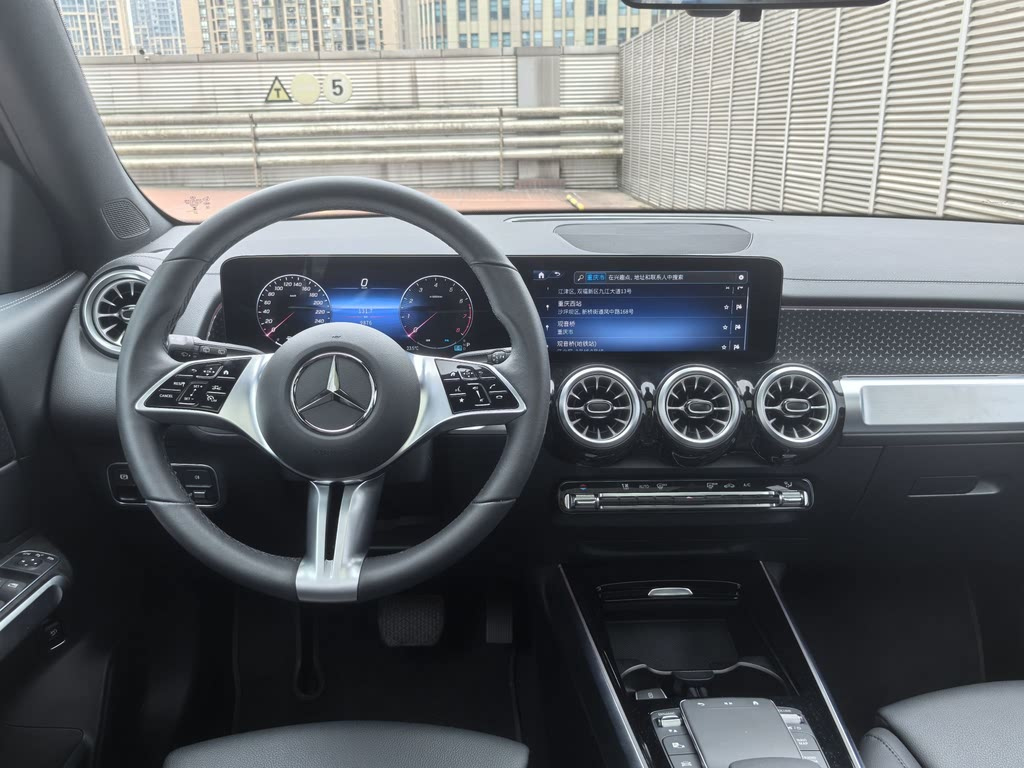 MERCEDES BENZ GLB 2024