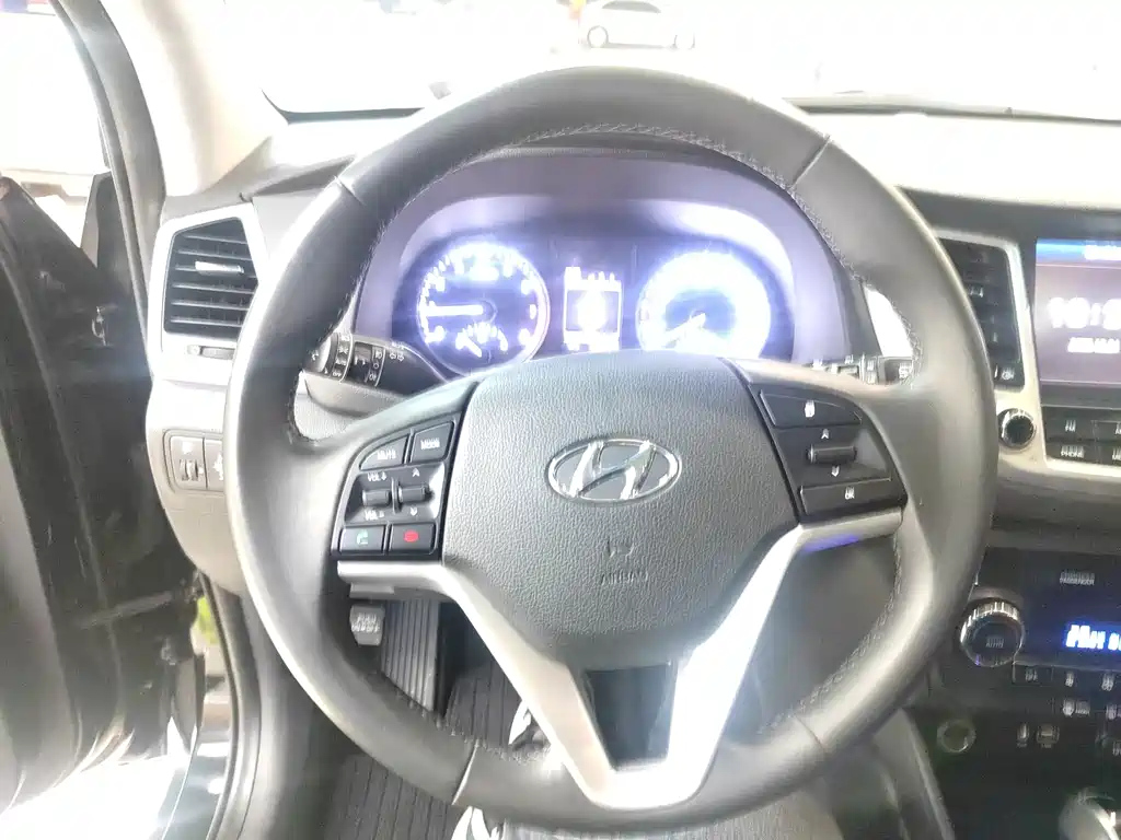 HYUNDAI TUCSON 2016
