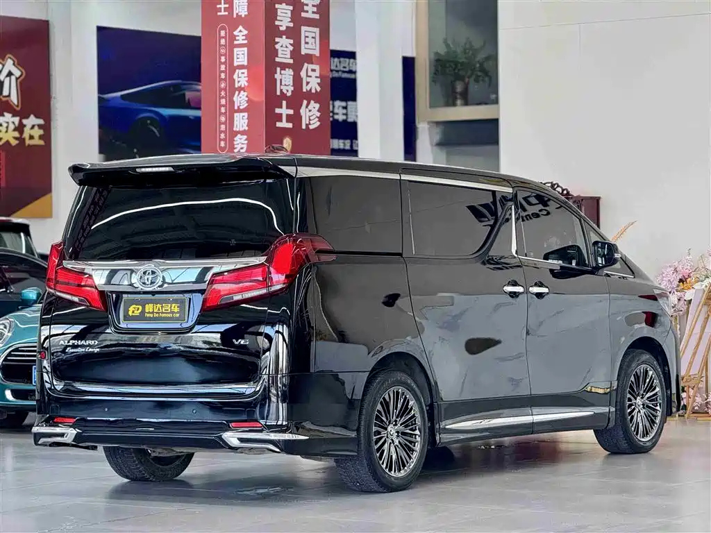 TOYOTA ALPHARD 2018