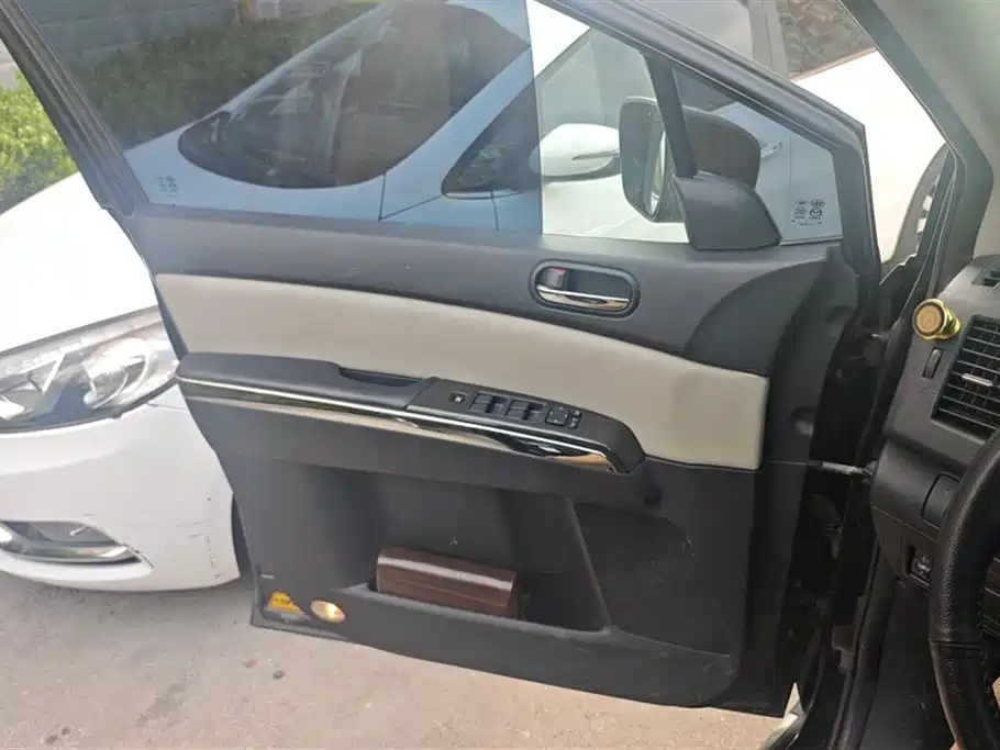 MAZDA 8 2015