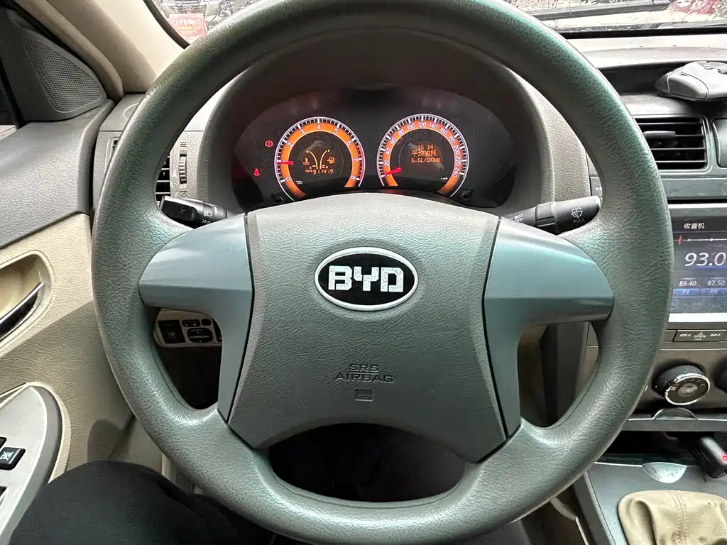 BYD L3 2013