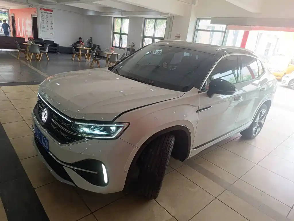 VOLKSWAGEN TAYRON X