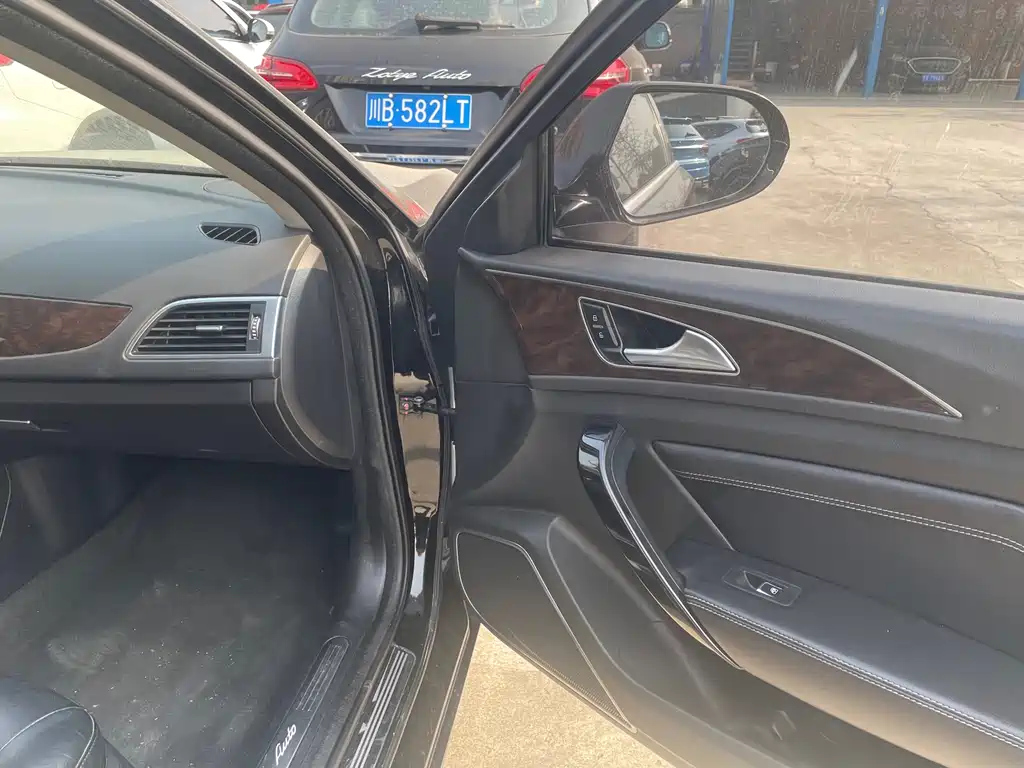 ZOTYE Z700 2016