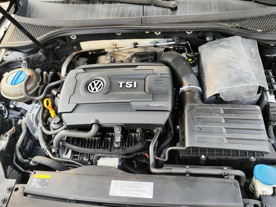 VOLKSWAGEN MAGOTAN 2017