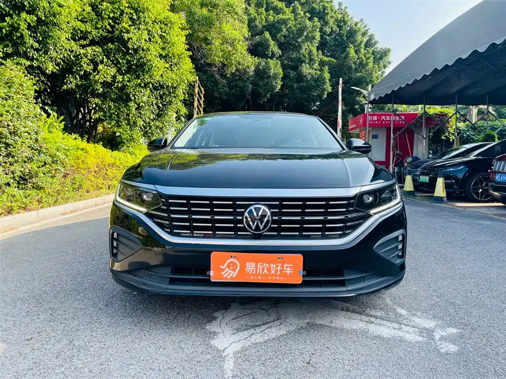 VOLKSWAGEN PASSAT 2022