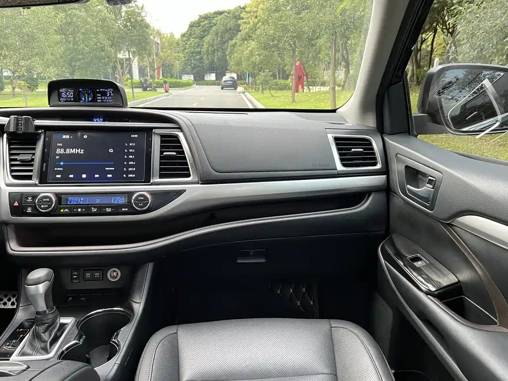 TOYOTA HIGHLANDER 2018