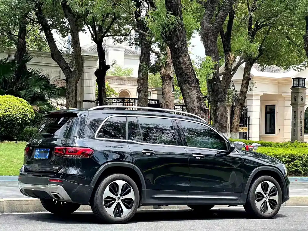 MERCEDES BENZ GLB 2023