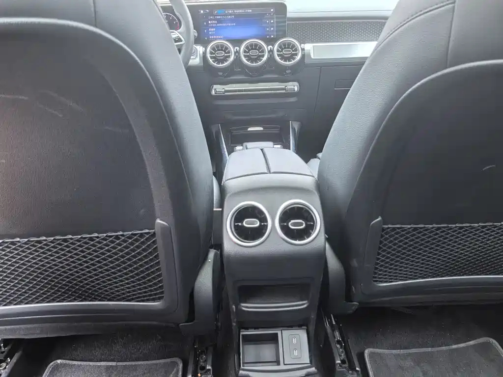 MERCEDES BENZ GLB 2024
