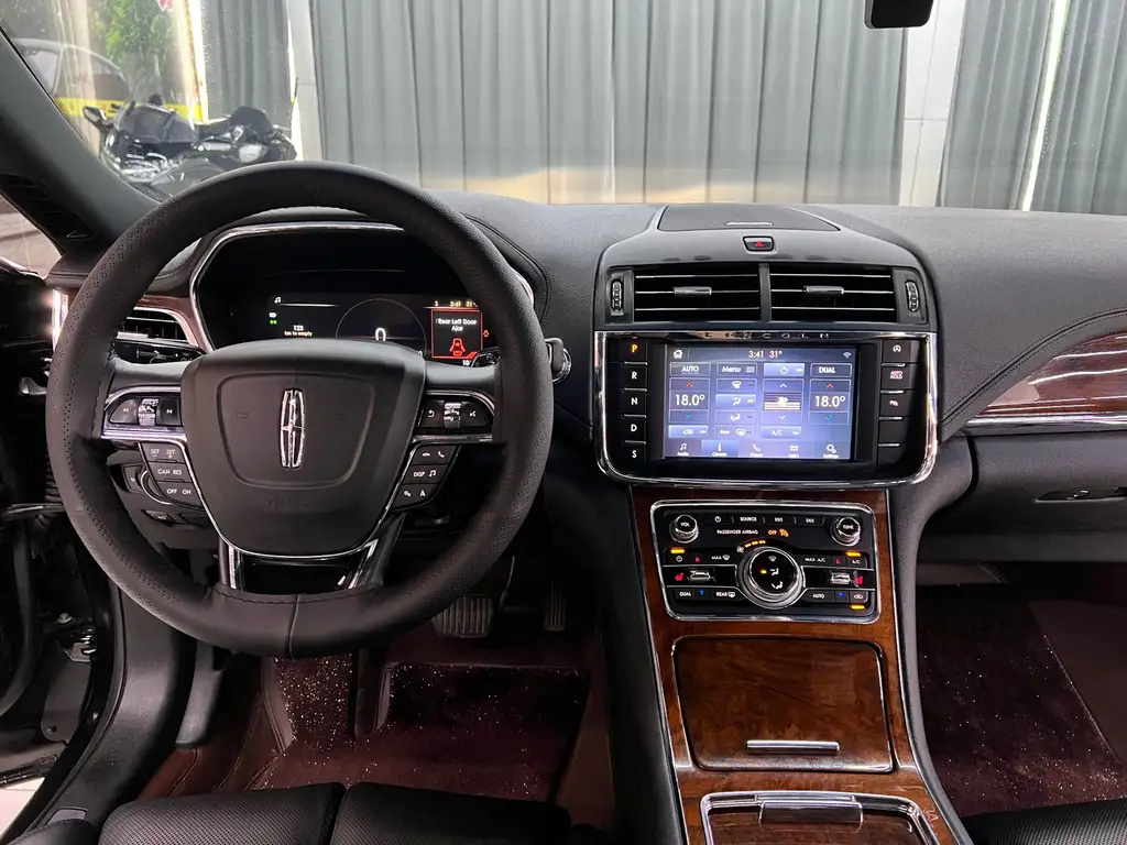 LINCOLN CONTINENTAL 2019