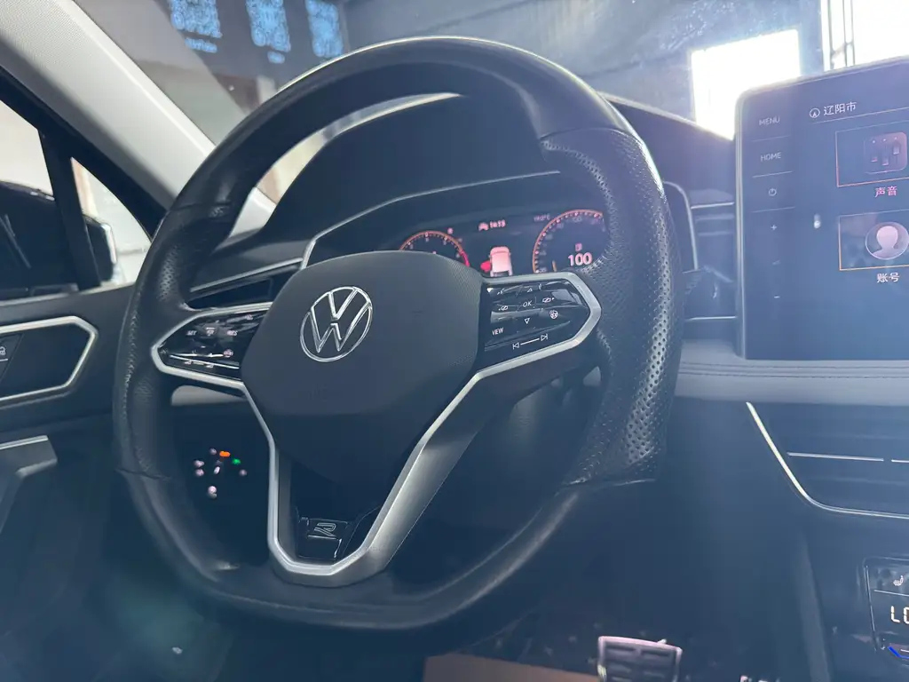 VOLKSWAGEN TIGUAN L 2022