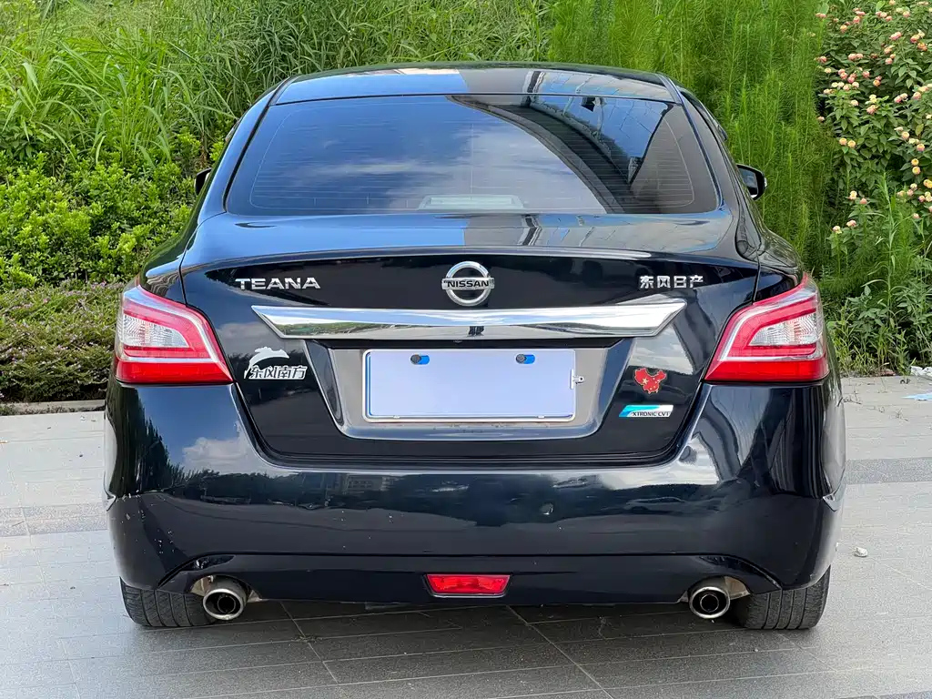 NISSAN TEANA 2015
