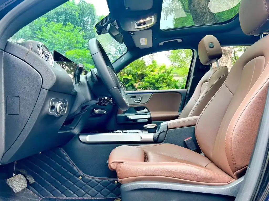 MERCEDES BENZ GLB 2023