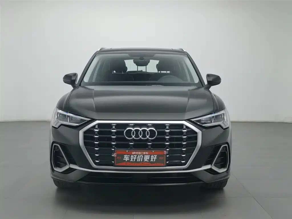 AUDI Q3 2019