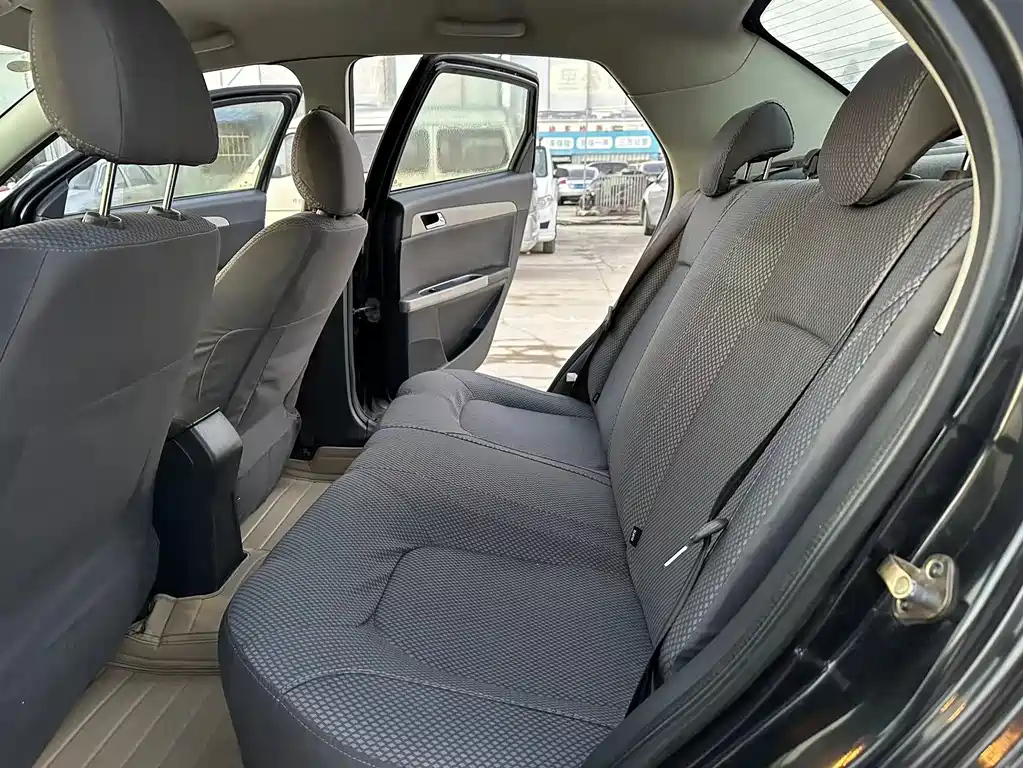 DONGFENG AEOLUS S30 2014