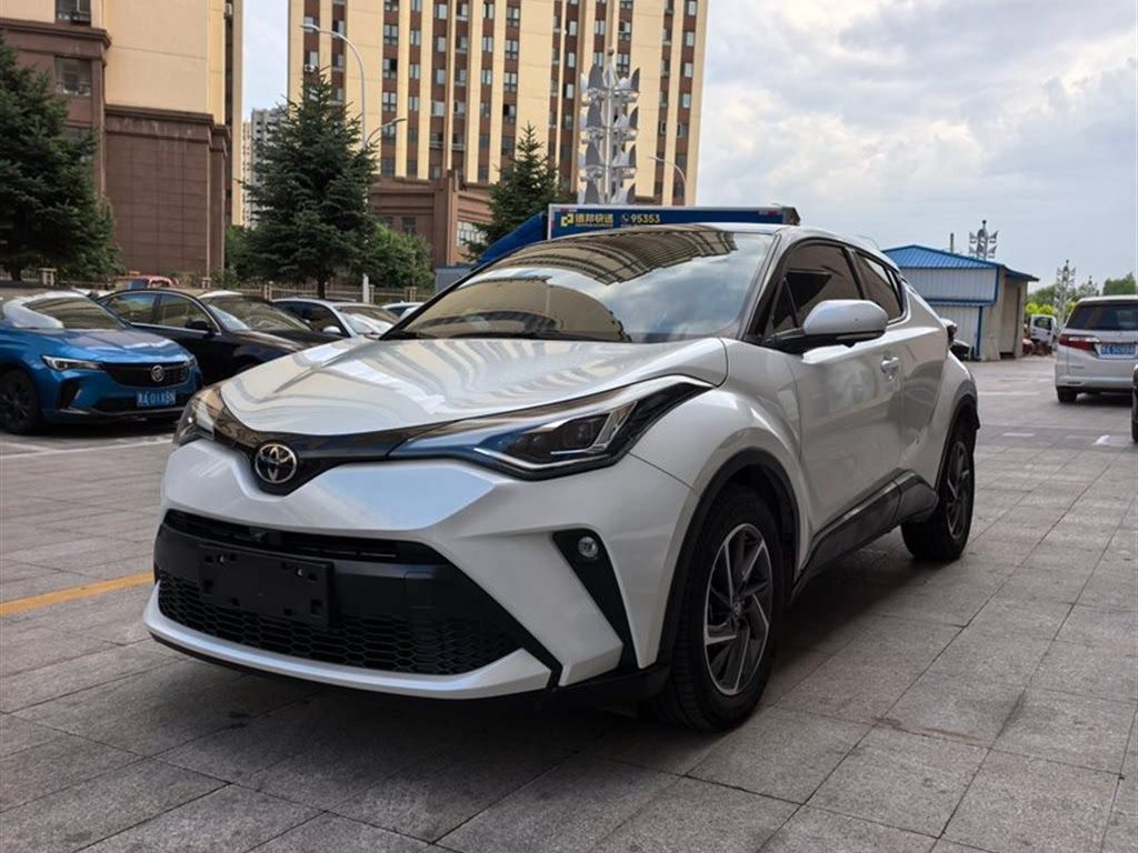 TOYOTA C-HR 2021