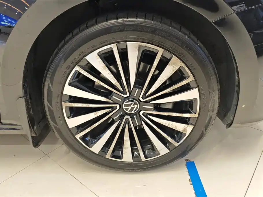 VOLKSWAGEN PASSAT 2020