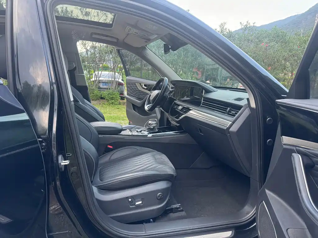 HONGQI HS5 2022