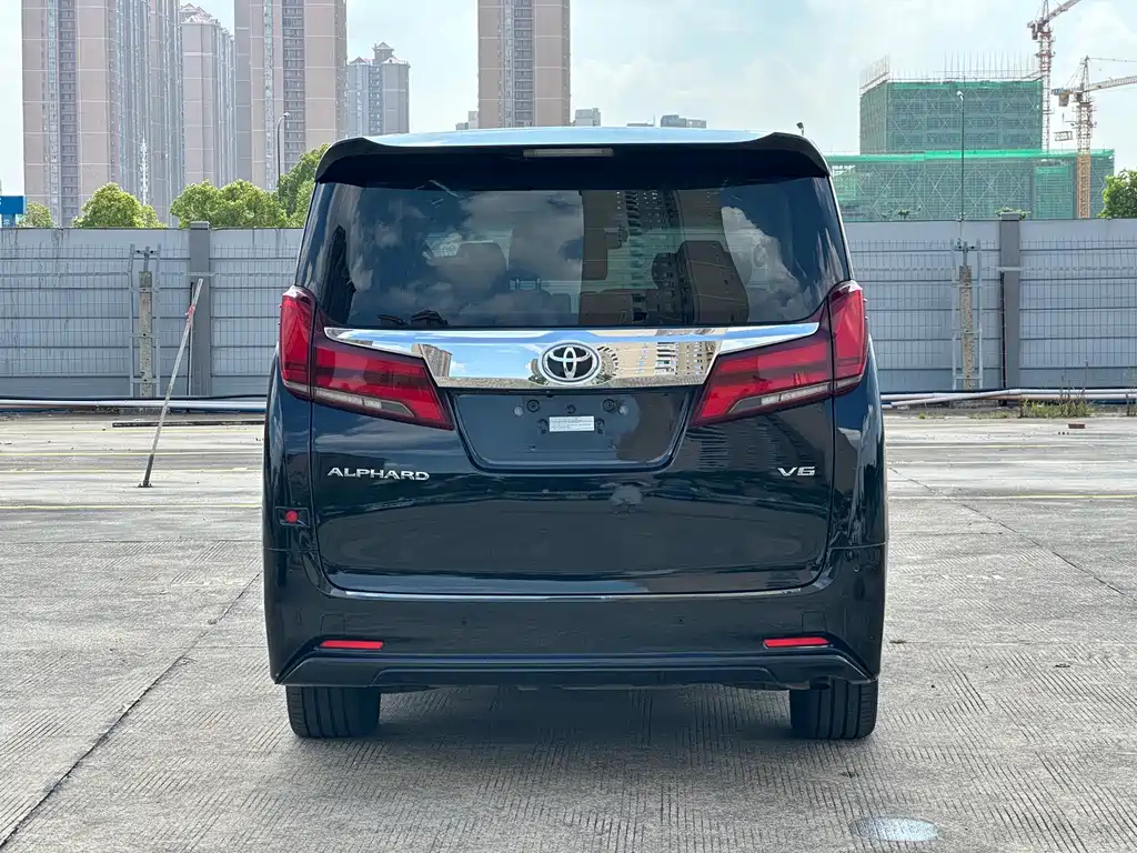 TOYOTA ALPHARD 2018
