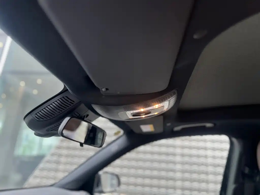 MERCEDES BENZ GLB 2024