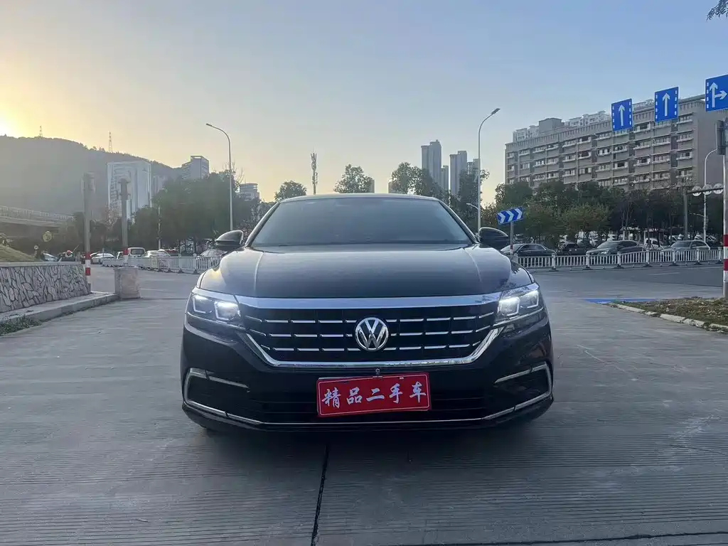 VOLKSWAGEN PASSAT 2021
