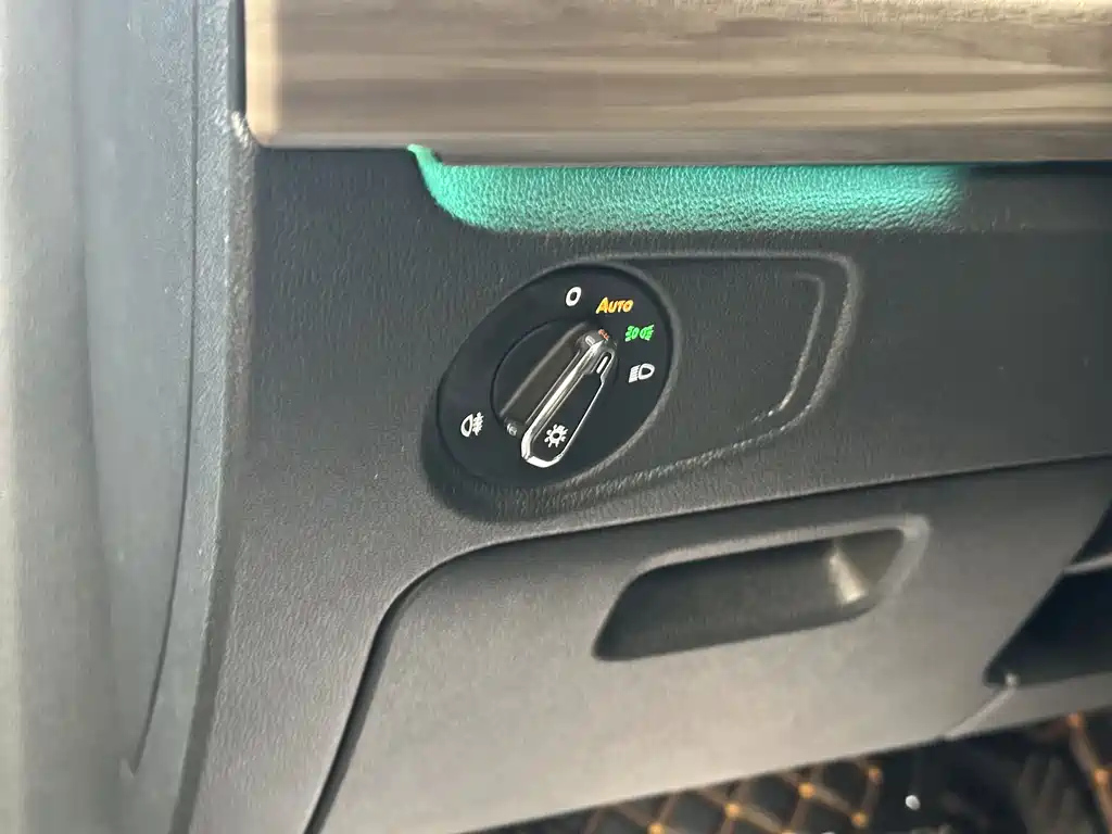 VOLKSWAGEN PASSAT 2021
