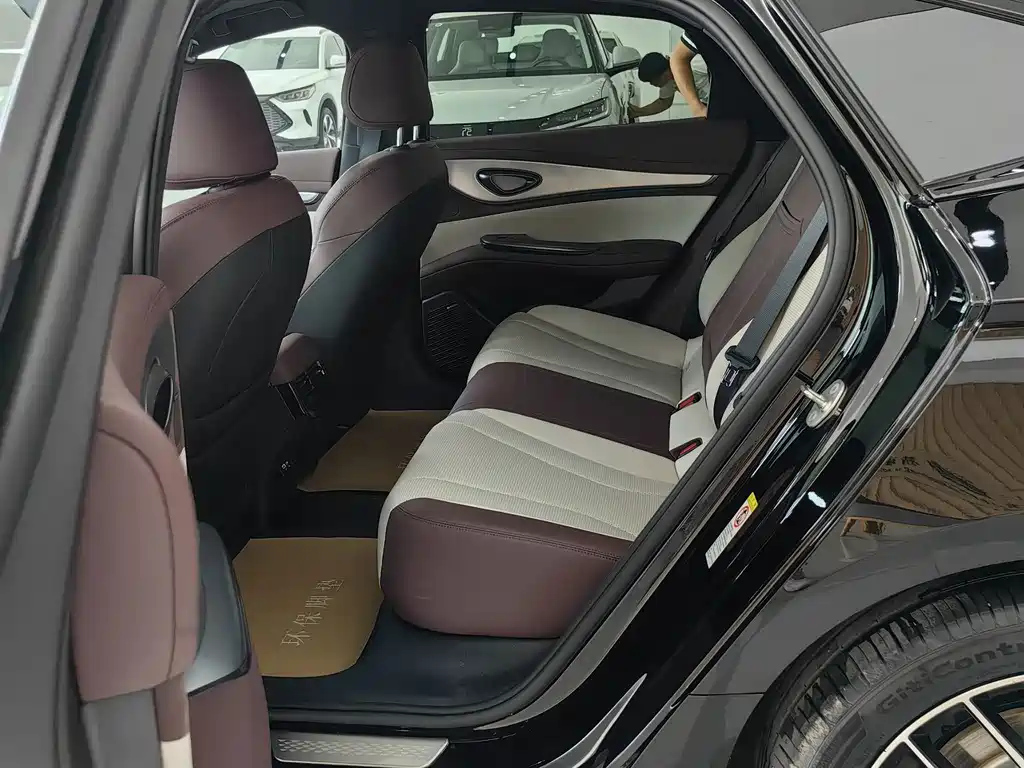 BYD SEAL 07 DM-I 2025