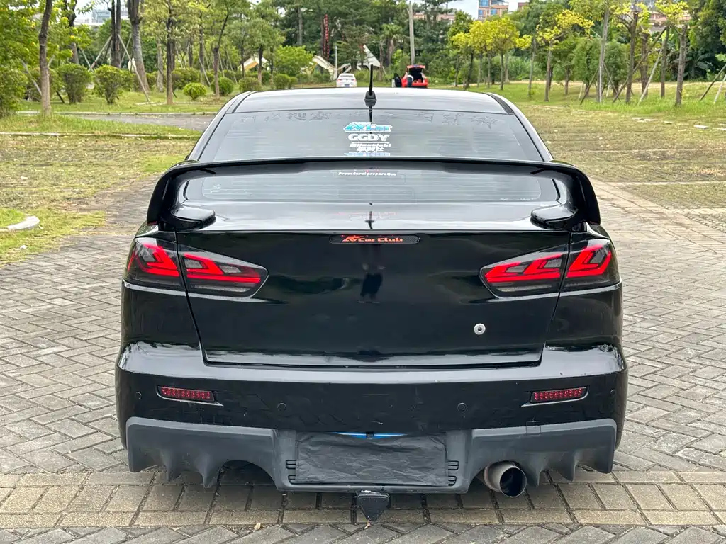 MITSUBISHI LANCER EX 2010