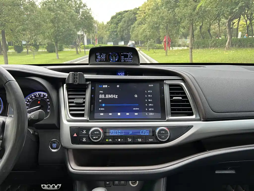 TOYOTA HIGHLANDER 2018