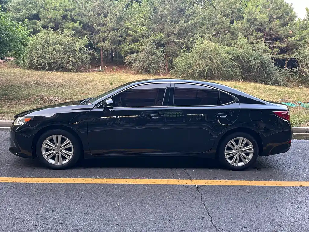 LEXUS ES 2014