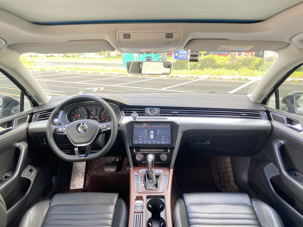 VOLKSWAGEN MAGOTAN 2018
