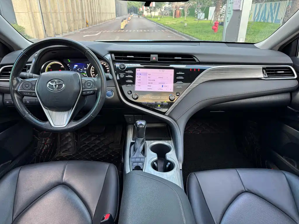 TOYOTA CAMRY 2018