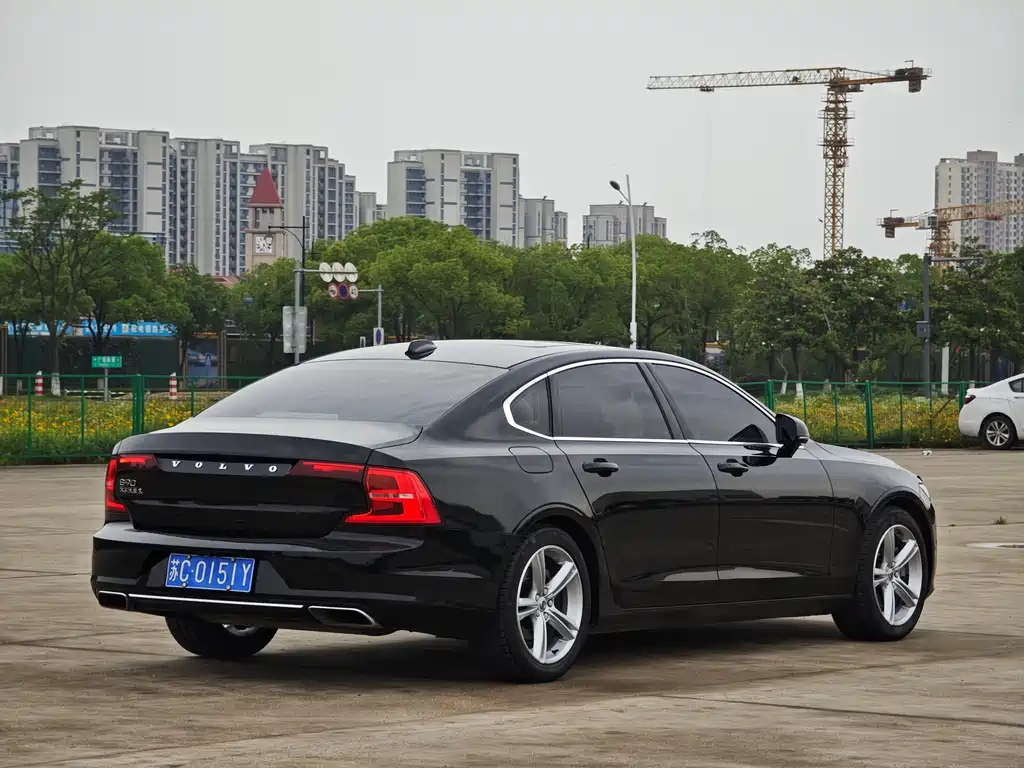 VOLVO S90 2018