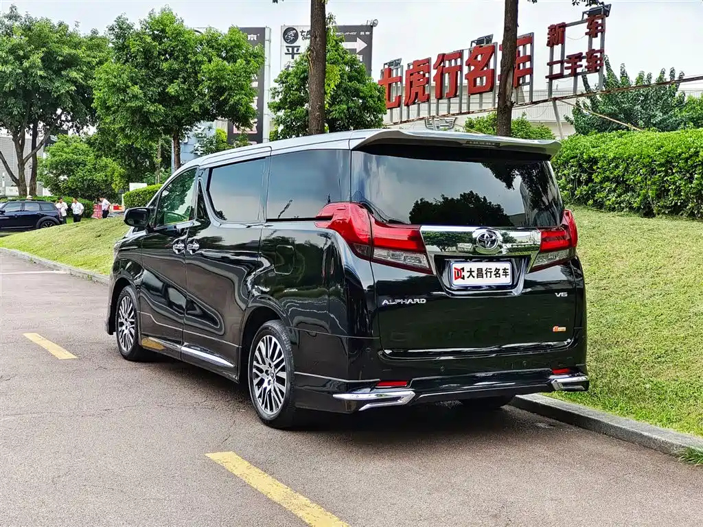 TOYOTA ALPHARD 2018